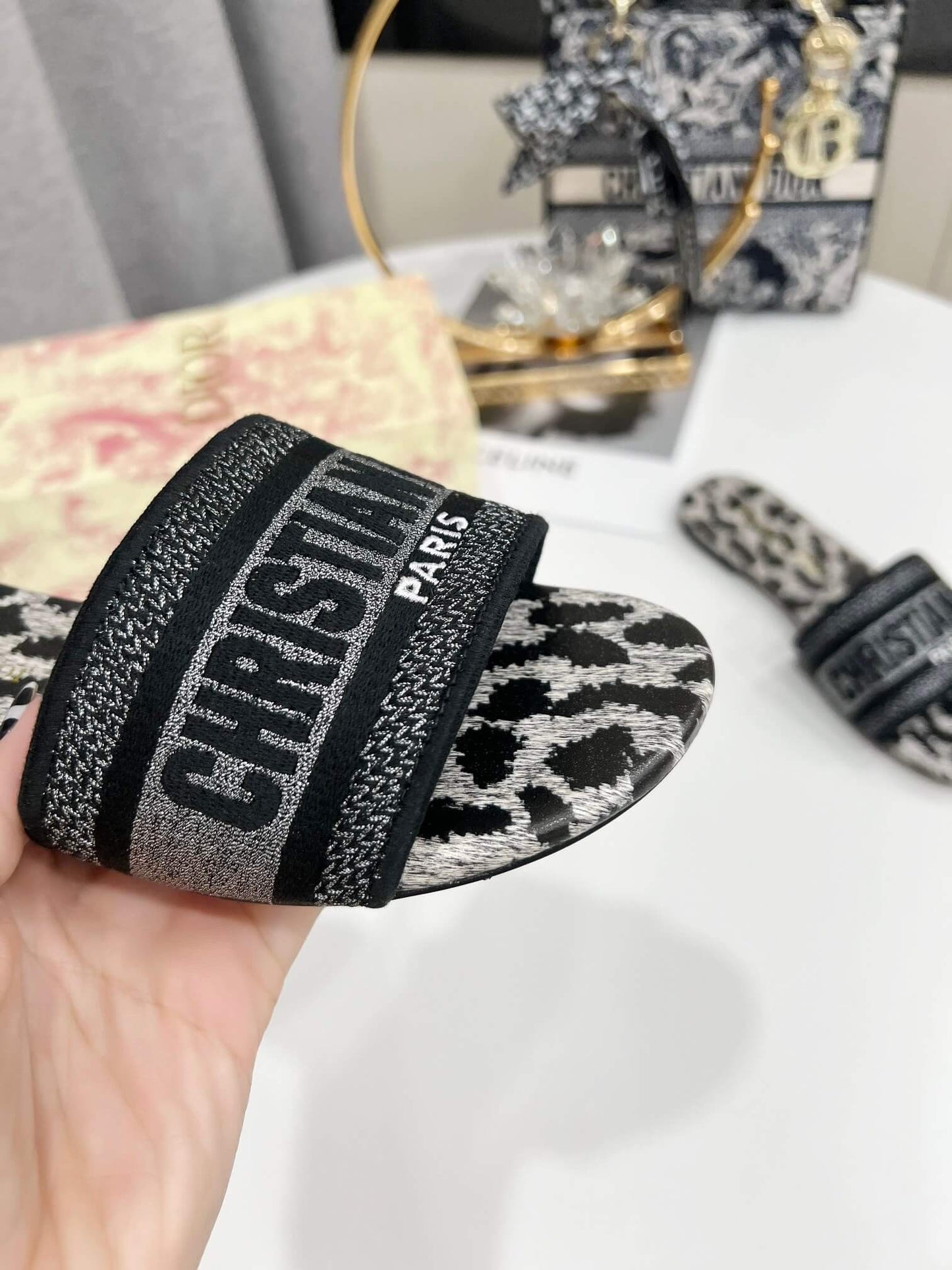 Christian Dior Bandana Dway Slippers Leopardmönster
