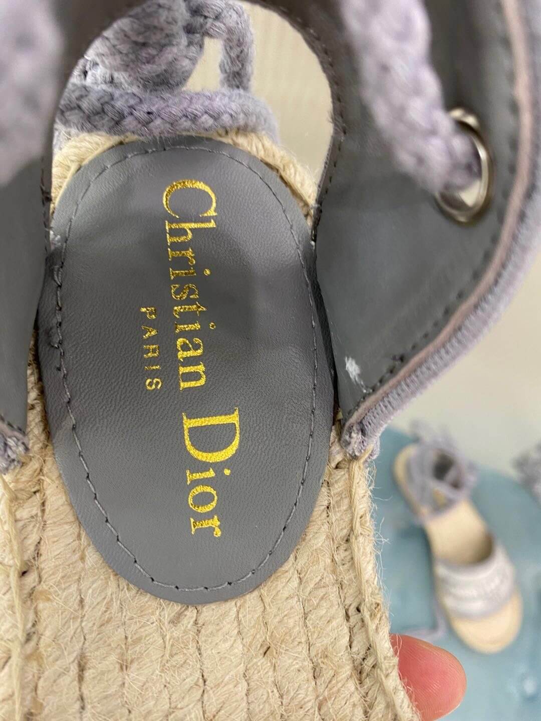 Sandalo estivo grigio e bianco Christian Dior