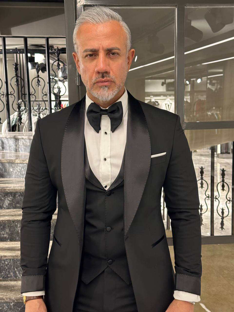 Costume smoking classique en satin noir pour homme