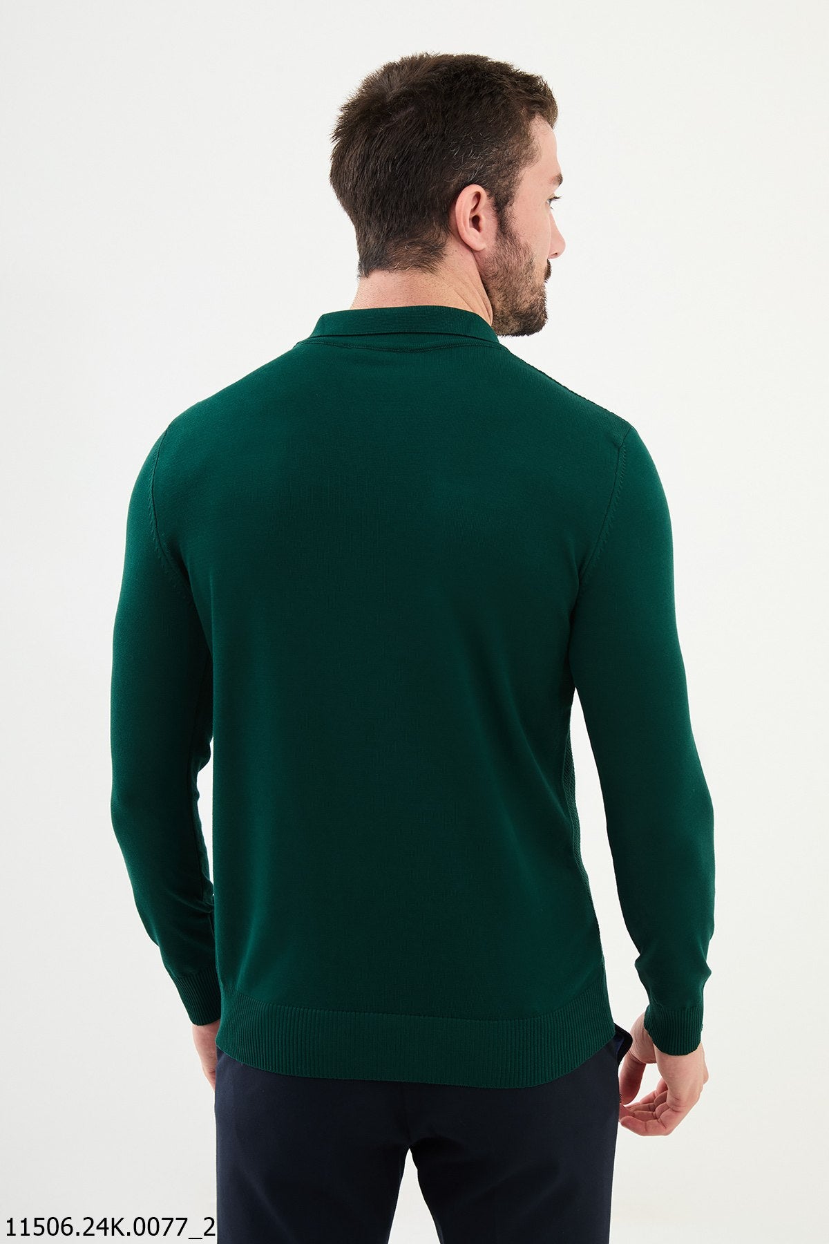 Suéter polo con cremallera y canalé verde de HolloMen.