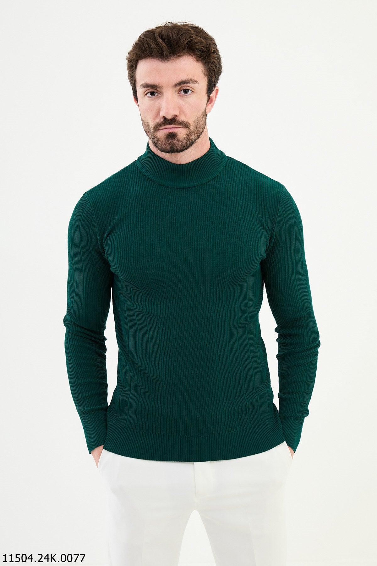 Maglione dolcevita a coste verde da uomo - Main Image