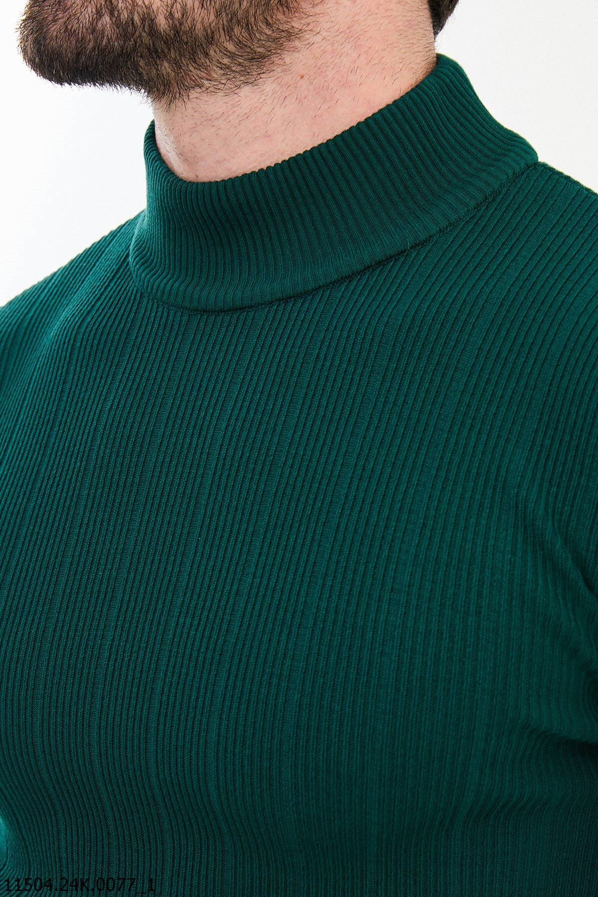 Maglione dolcevita a coste verde da uomo HolloMen.
