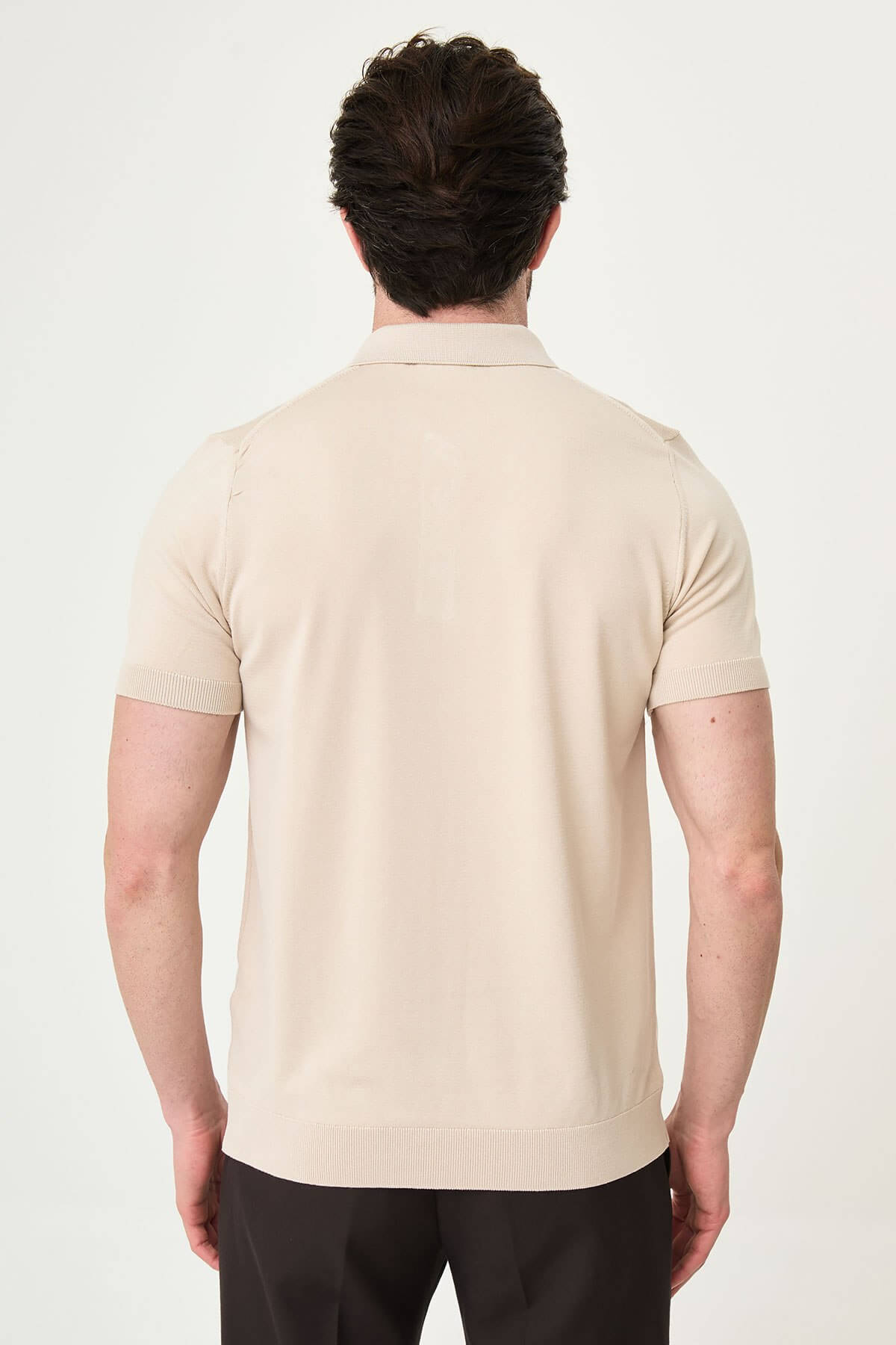 Men’s beige slim fit cotton polo shirt with short sleeves, breathable stretch fabric, clean minimal versatile style