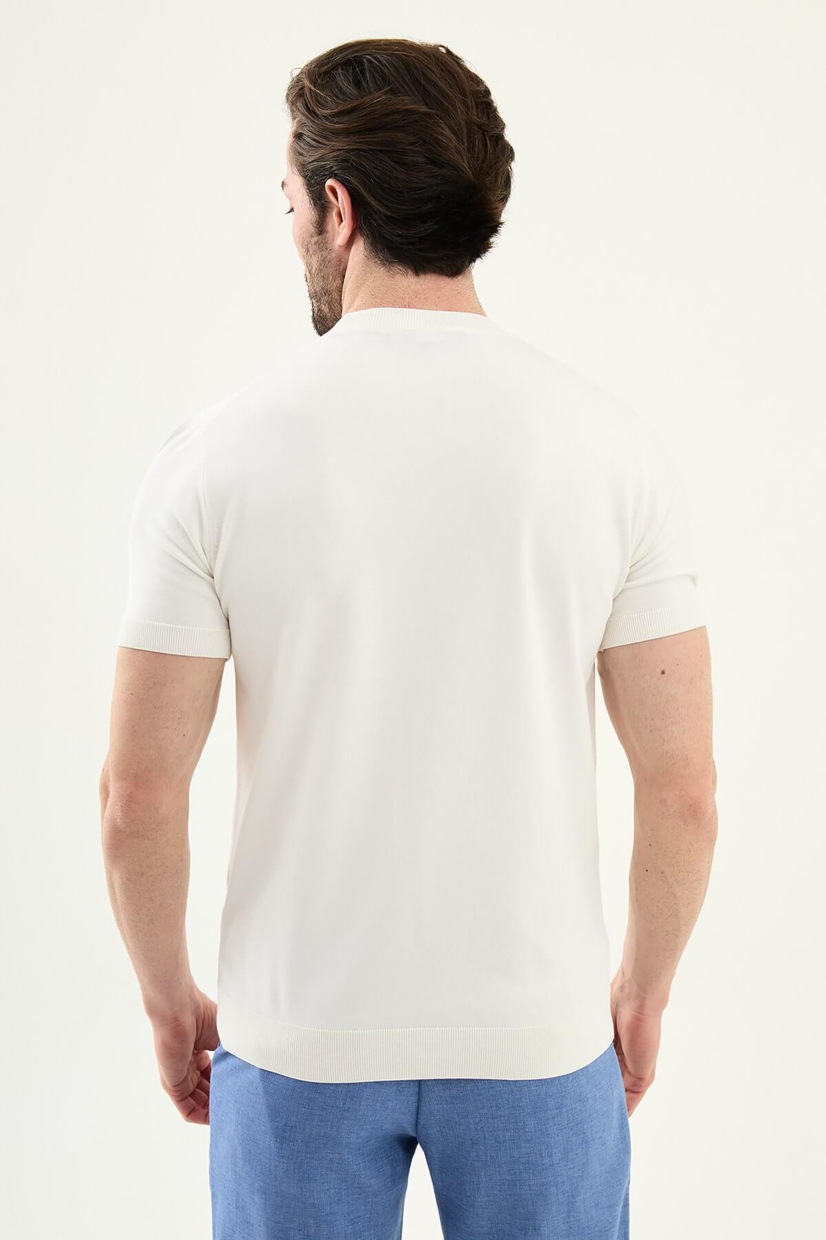 Men’s ecru slim fit crew neck knit t-shirt with short sleeves, soft cotton fabric, smart casual summer style