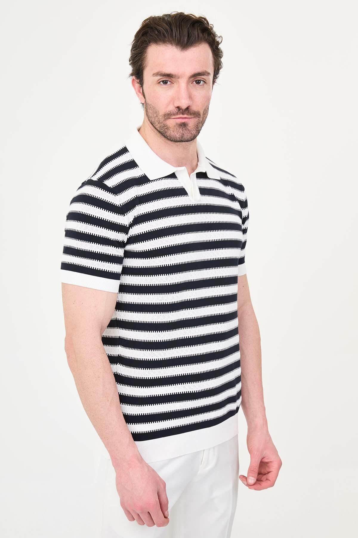 Men’s navy blue slim fit lapel collar knitwear polo T-shirt with short sleeves for smart-casual summer style.