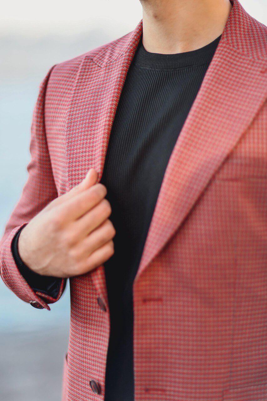 Men's burgundy patterned slim fit blazer, full outfit view