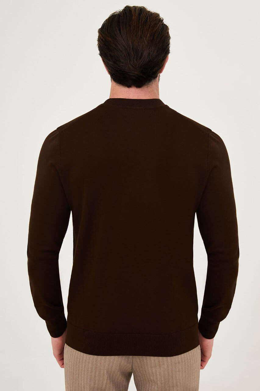 Men’s brown crew neck knit sweater with cotton stretch fabric for fall winter smart casual outfits