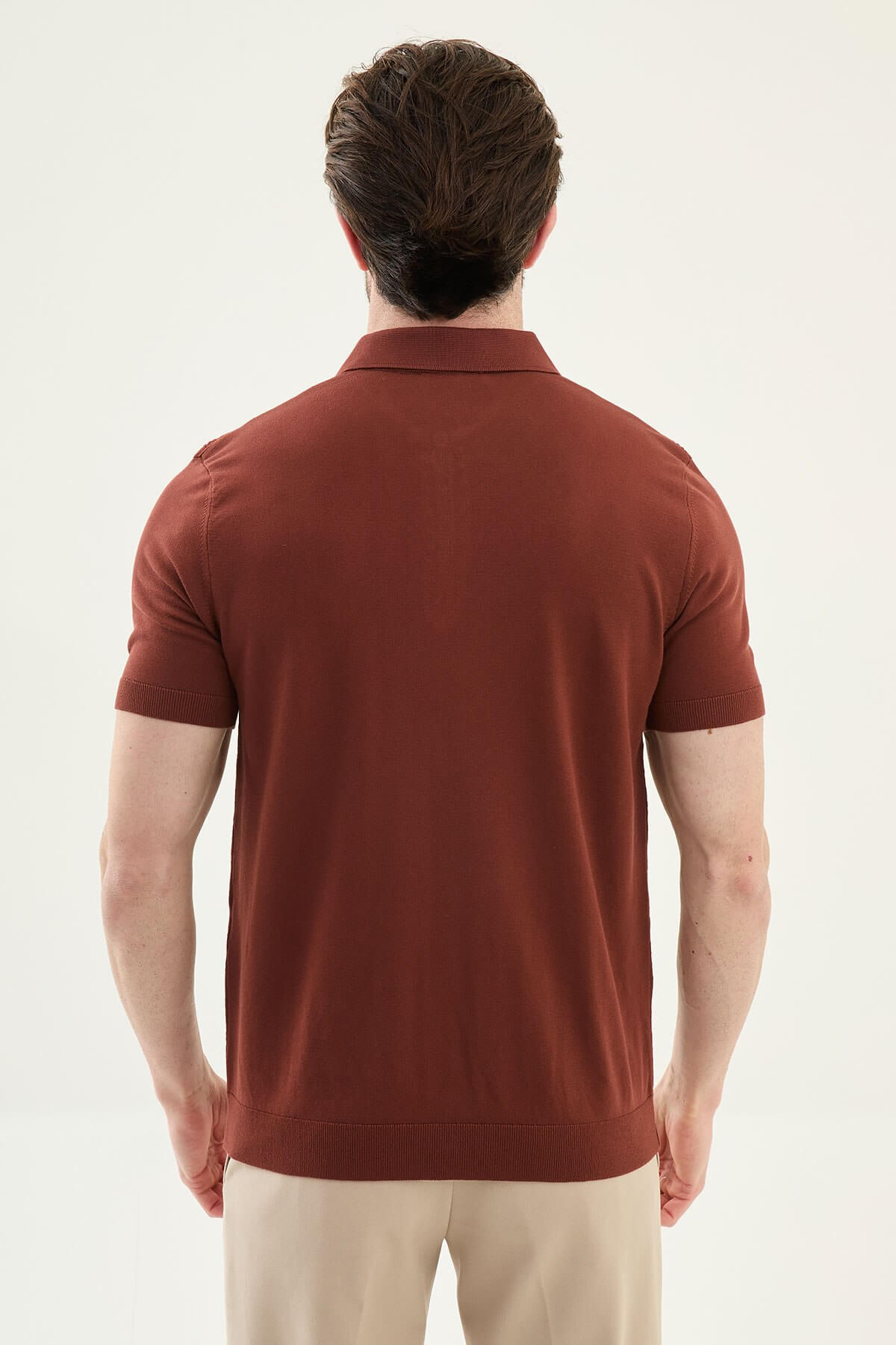 Men’s tile textured knit polo shirt with zip collar, slim fit, breathable cotton blend, modern smart casual style