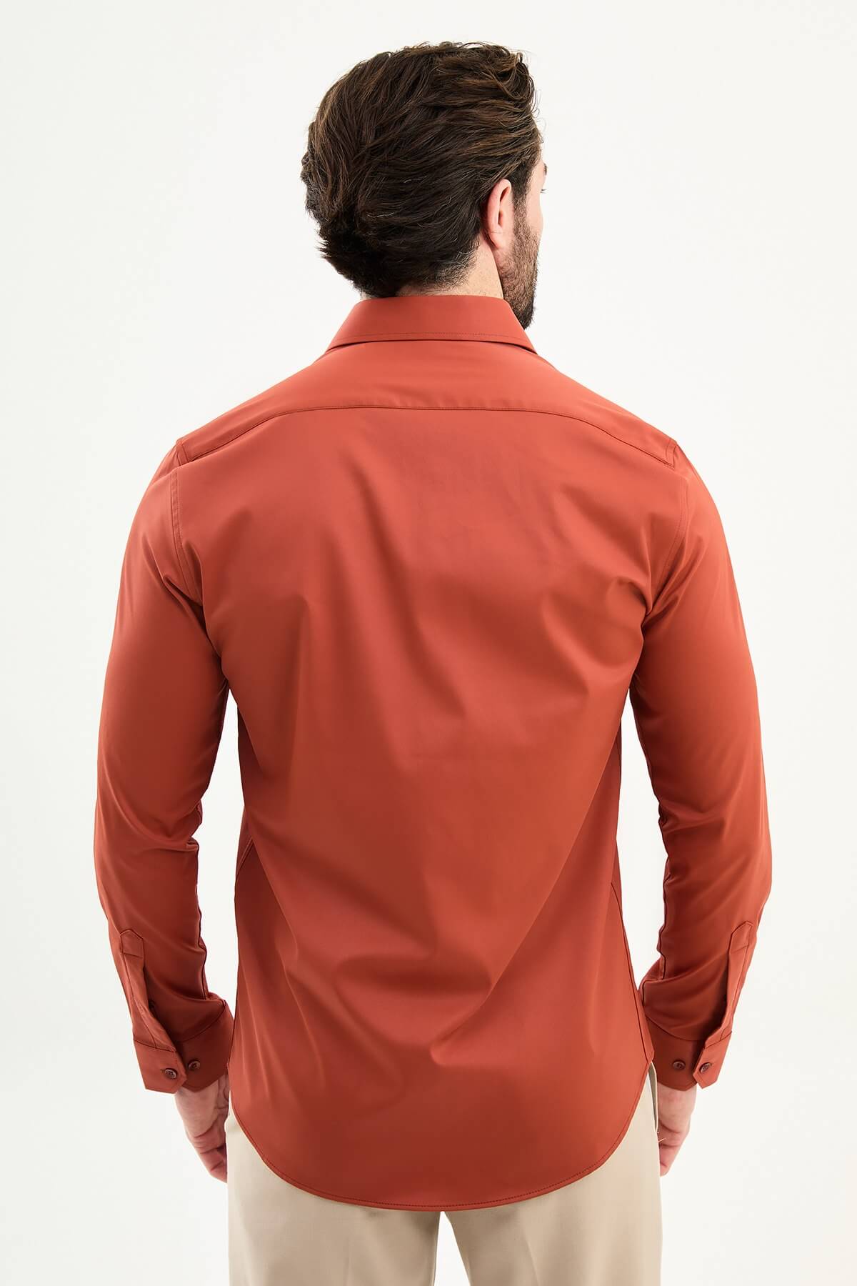 Men’s tile slim fit long sleeve dress shirt with stretch fabric and tailored modern formal design