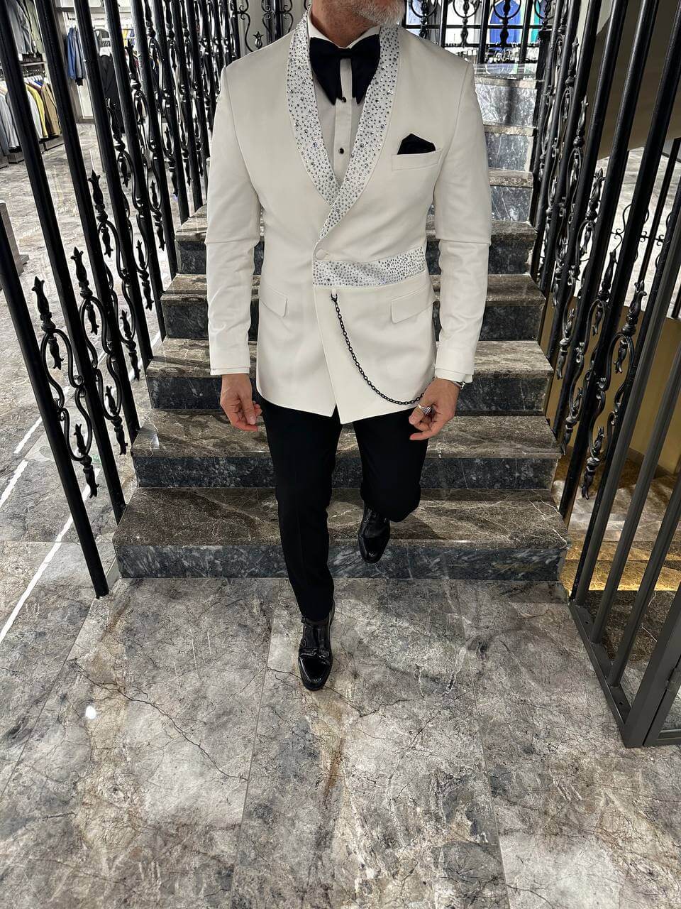 Weißer Smokinganzug mit Pailletten und Schalkragen für Herren