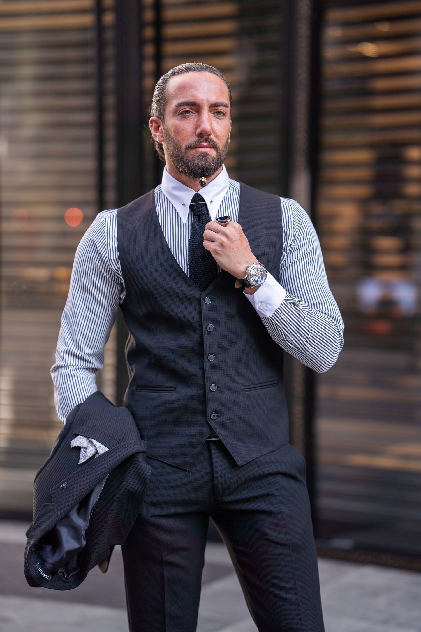 Terno preto estampado Eiffel