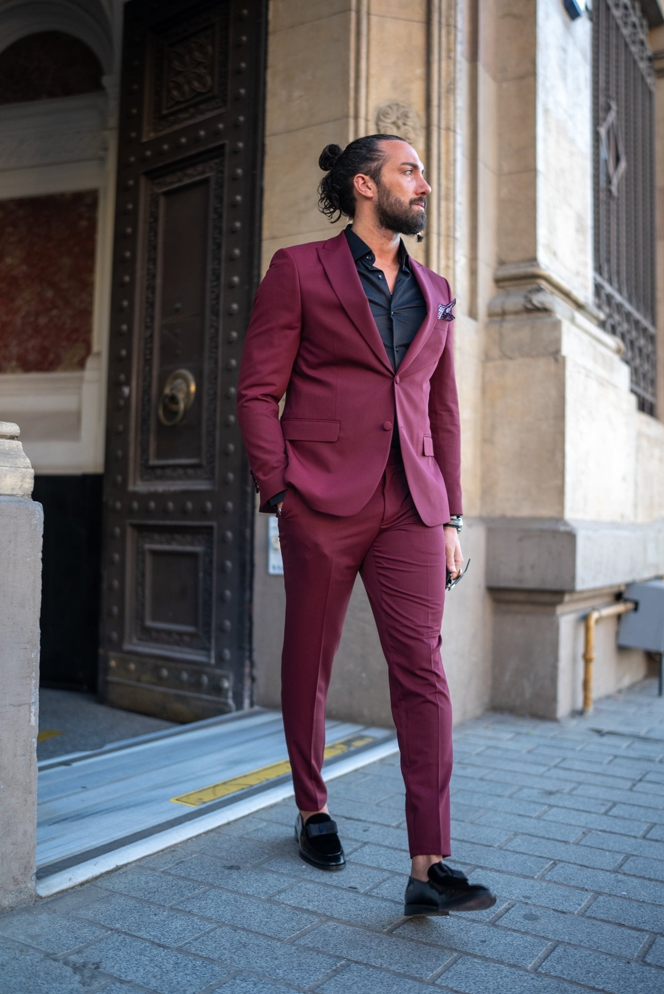 Colour Combination Maroon Suit Wedding With Bride Burgundy Brilliance Tuxedo For Men Ideal For Weddings HolloMen Colour Combination Maroon Suit Wedding With Bride Burgundy Brilliance Tuxedo For Men Ideal For Weddings HolloMen