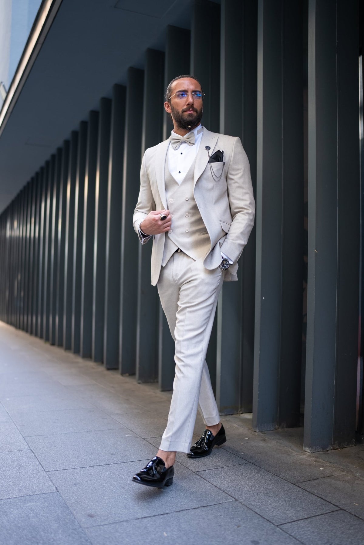 Beige tuxedo single button jacket and waistcoat close-up detail