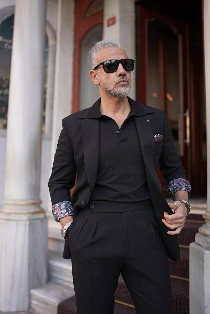 Midnight Black Suit - Classic Sophistication with a Modern Edge. HolloMen Midnight Black Suit - Classic Sophistication with a Modern Edge. HolloMen