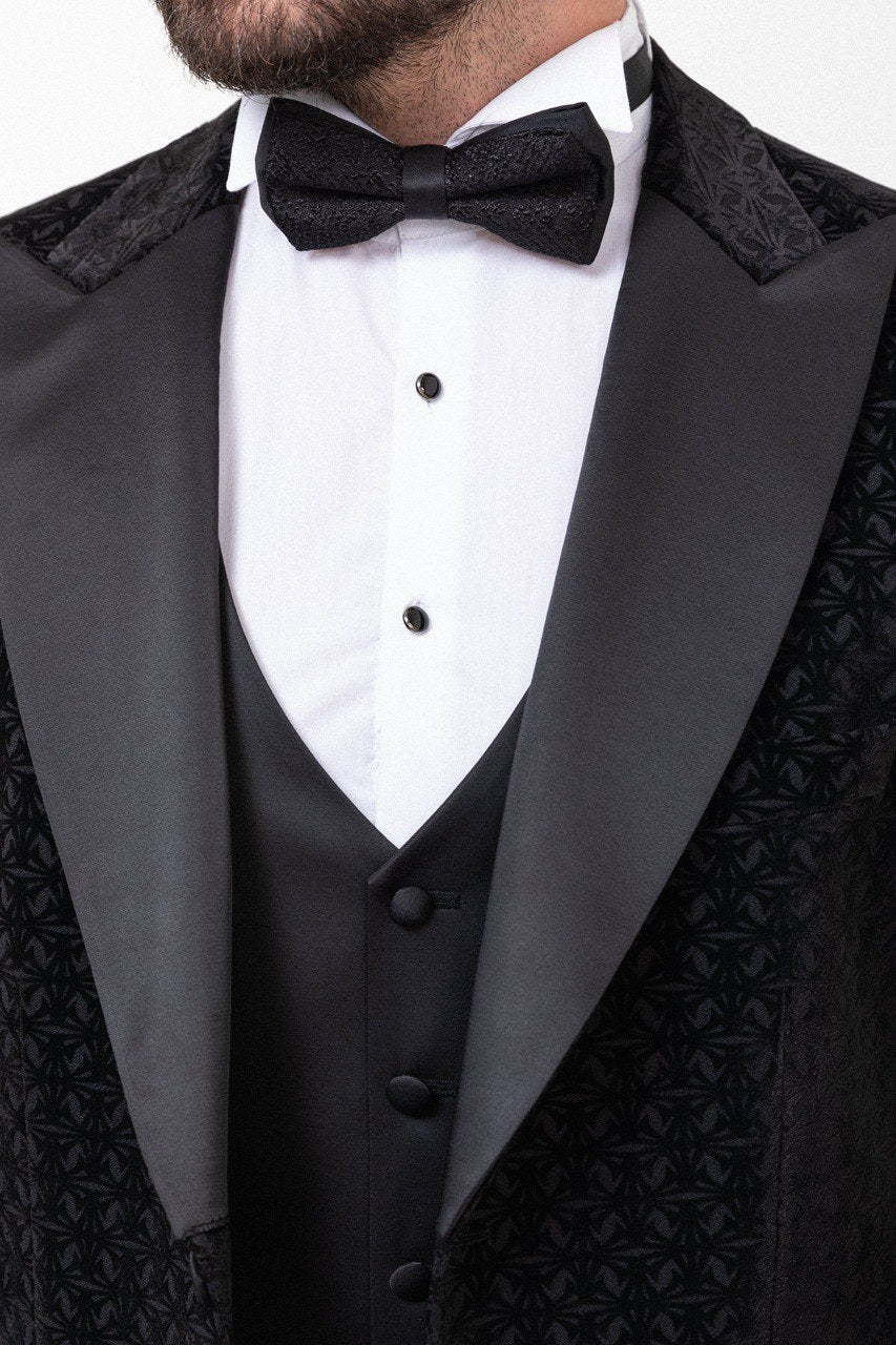 Black Groom Tuxedo – HolloMen’s signature formalwear for weddings