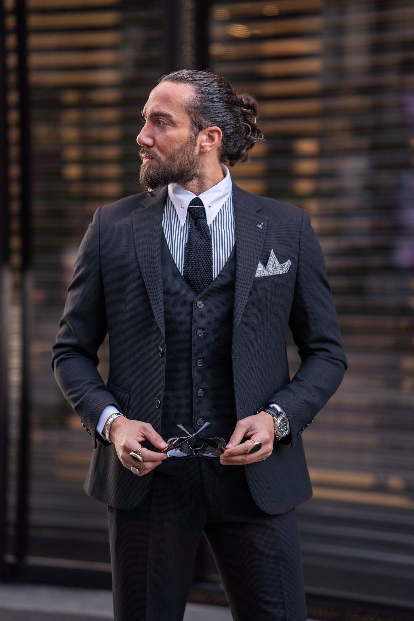 Costum negru Victoria