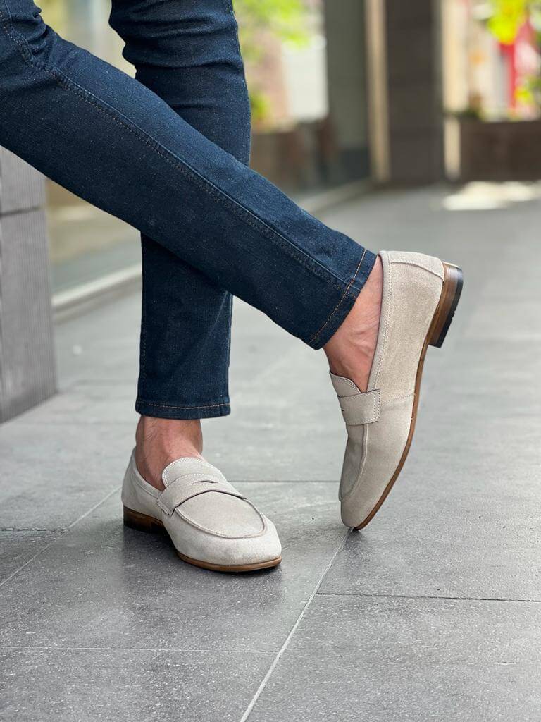 Beige flache Wildleder-Loafer