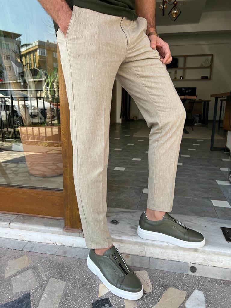 Lightweight and breathable linen pants in a soft beige shade