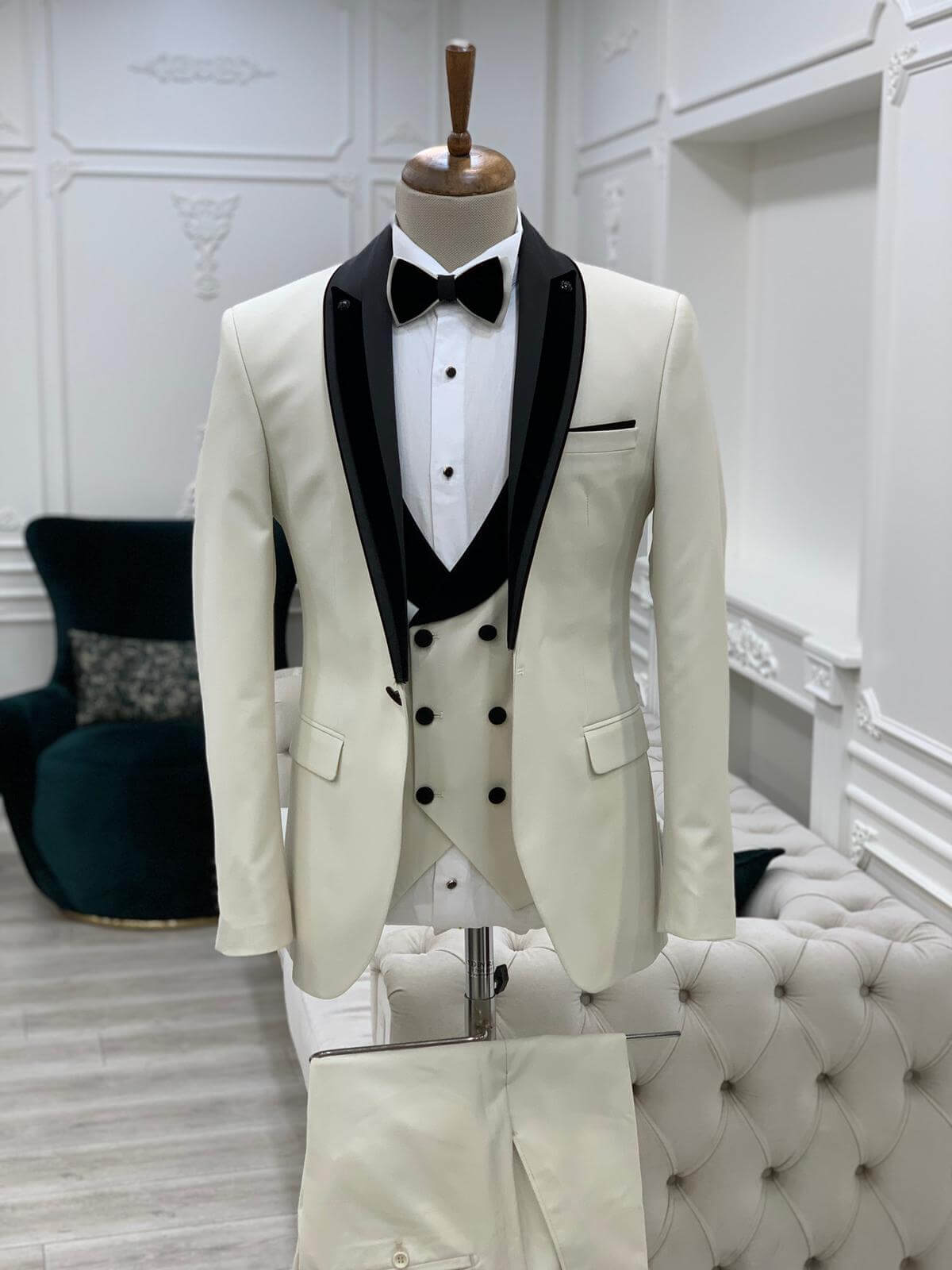 Burford Broken White Tuxedo - Hollo Men