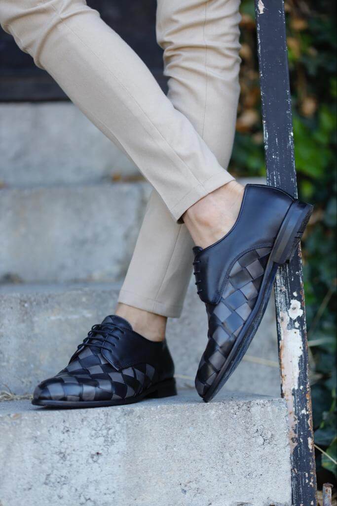 Glossy black patent leather Derby shoe with a sleek silhouette and neo-lite sole, designed for formal and versatile wear during spring and summer seasons.