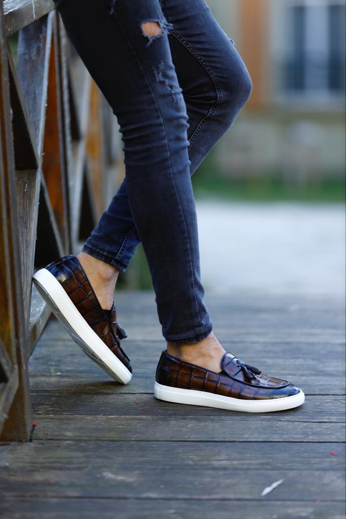 Classic Florence brown leather loafers with tassel detail, featuring an EVA sole and crafted from premium genuine leather for a smart-casual finish.