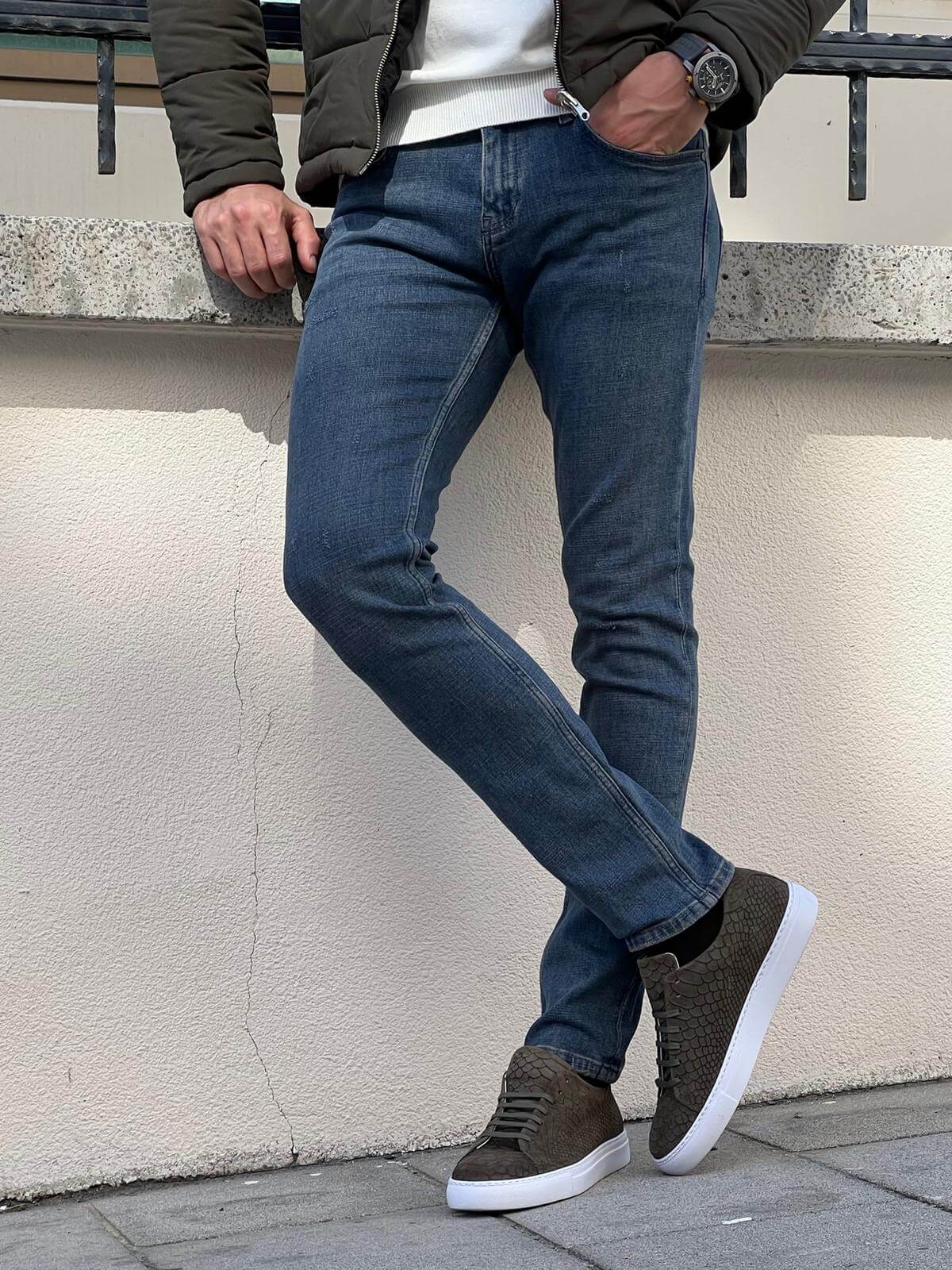 Noir Khaki Jeans