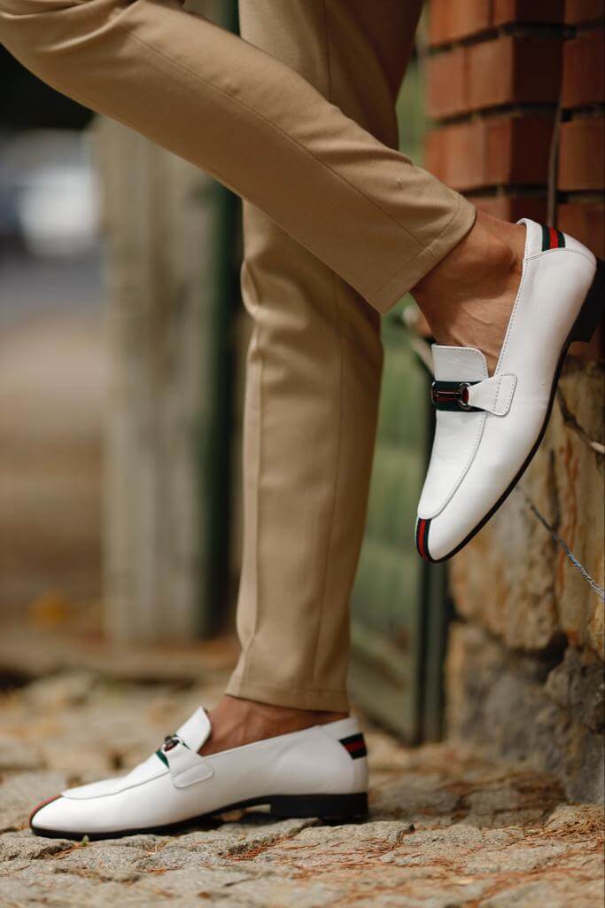 Mocassins blancs pour hommes – HolloMen - Main Image