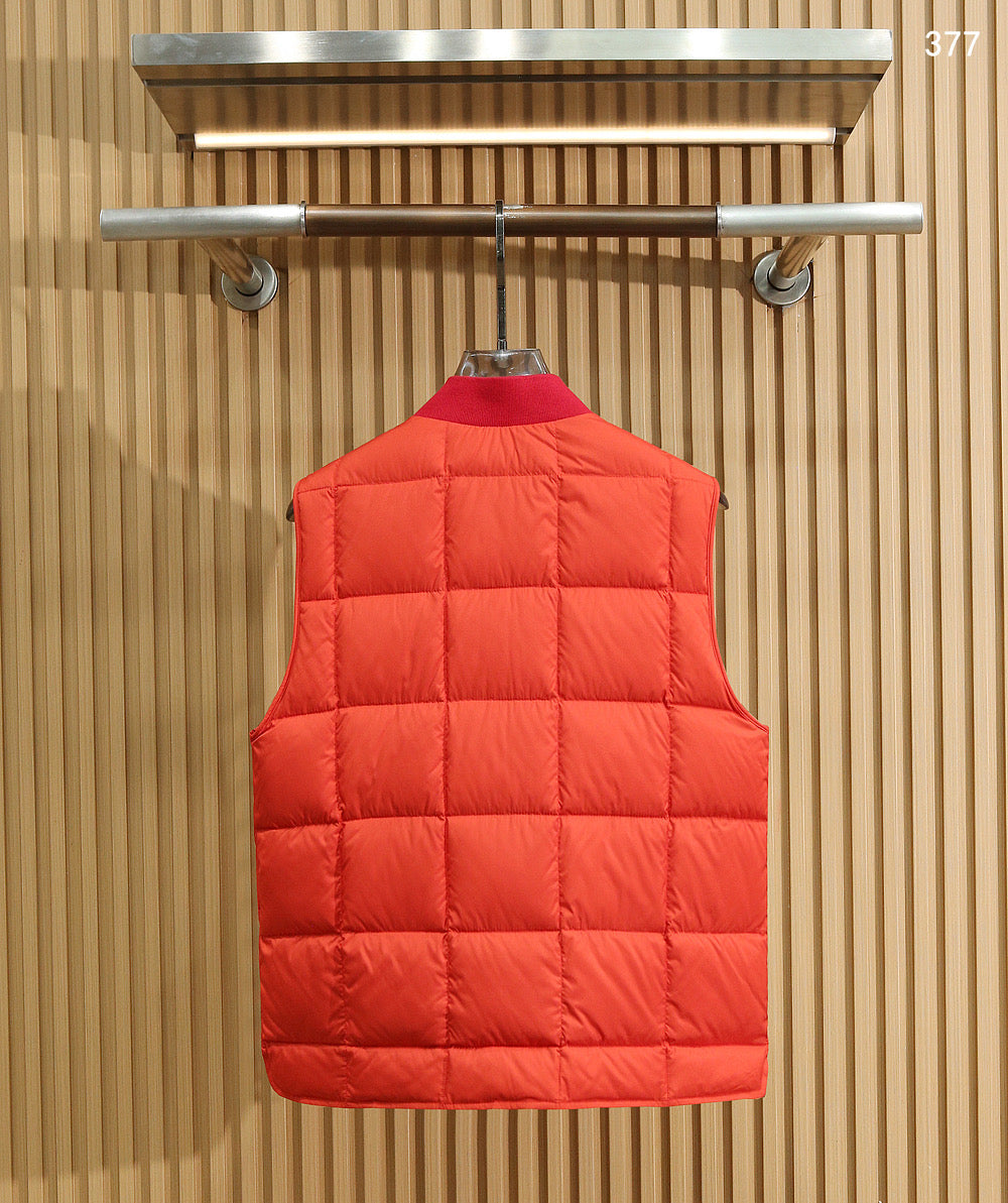 Moncler Elberton Square-Quilted Down Gilet – Red Quilted Vest