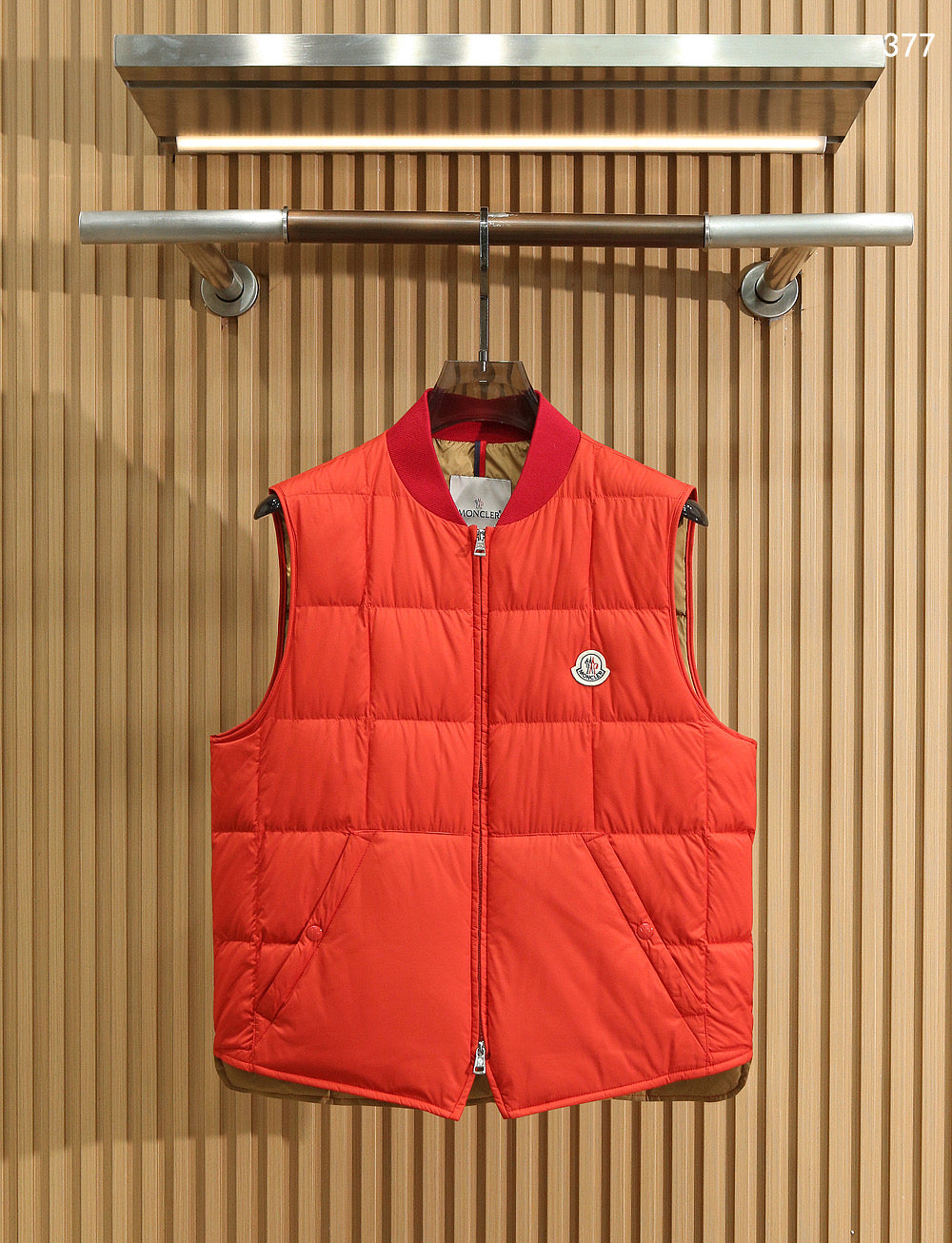 Moncler Elberton Square-Quilted Down Gilet – Red Quilted Vest
