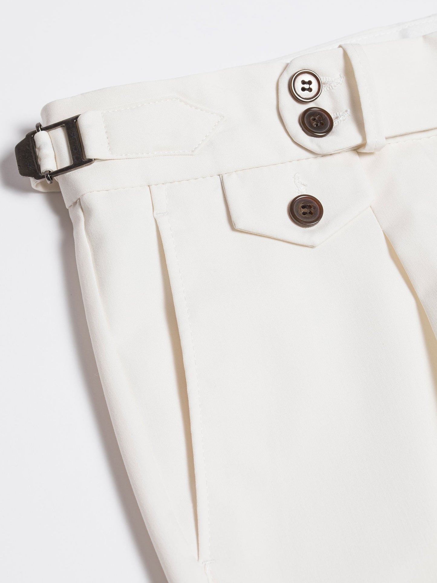 Men’s White Double-Breasted Slim-Fit 2-Piece Suit.