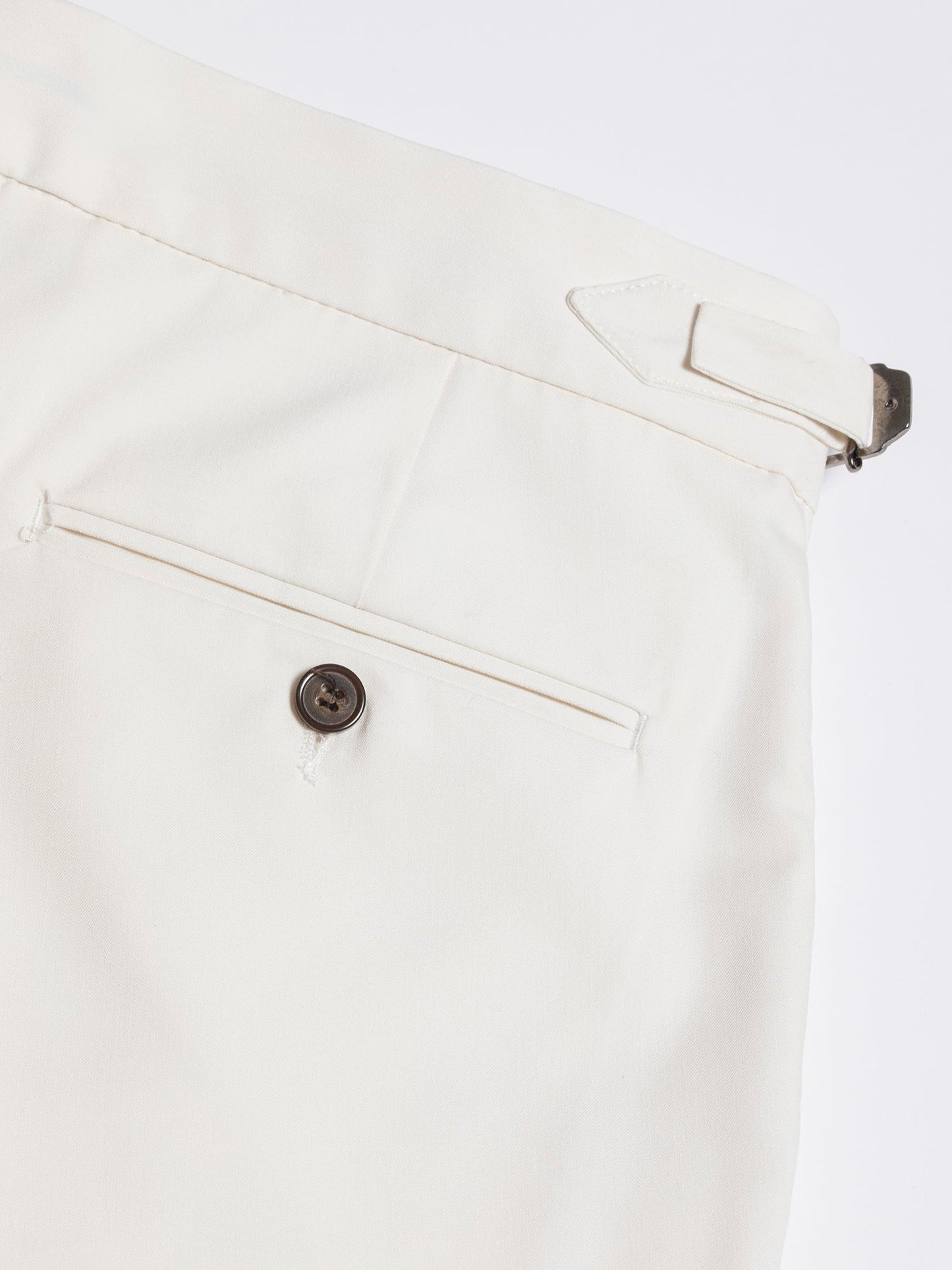 Men’s White Double-Breasted Slim-Fit 2-Piece Suit.