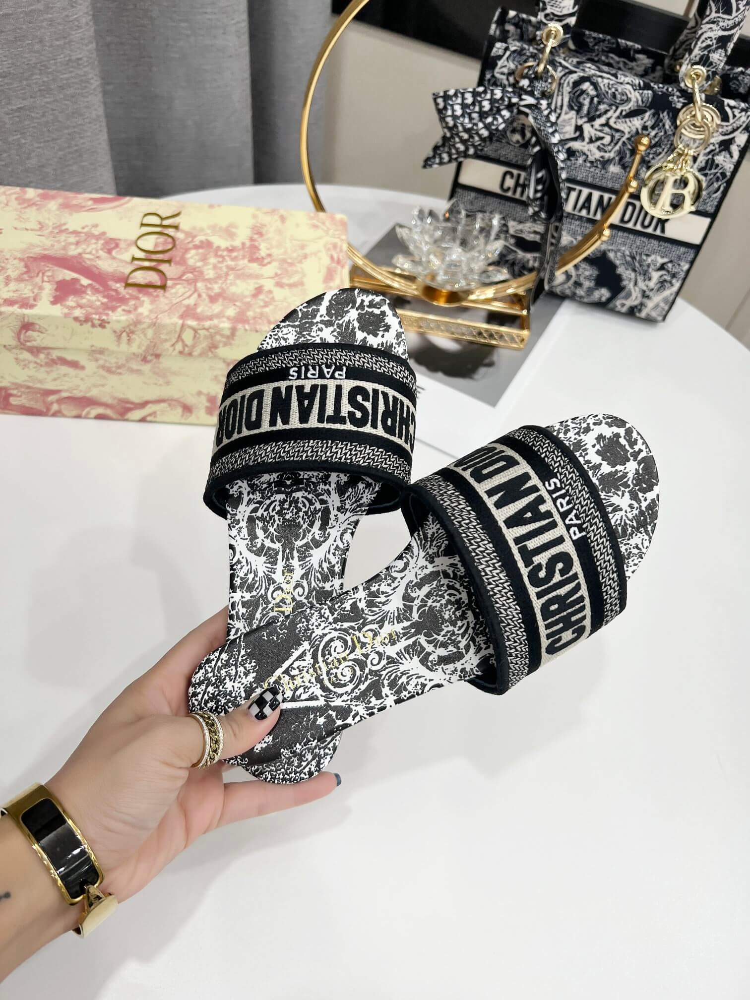 Christian Dior Bandana Dway Slides Black & White – HolloMen