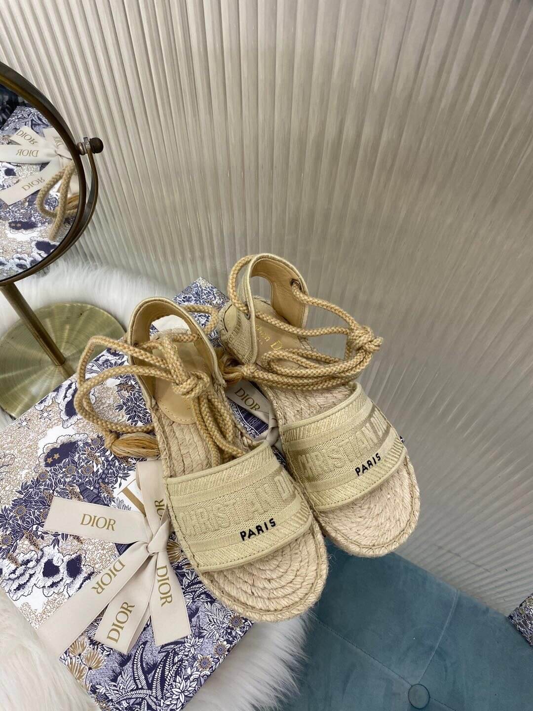 Christian Dior Sommersandale in Dunkelbeige