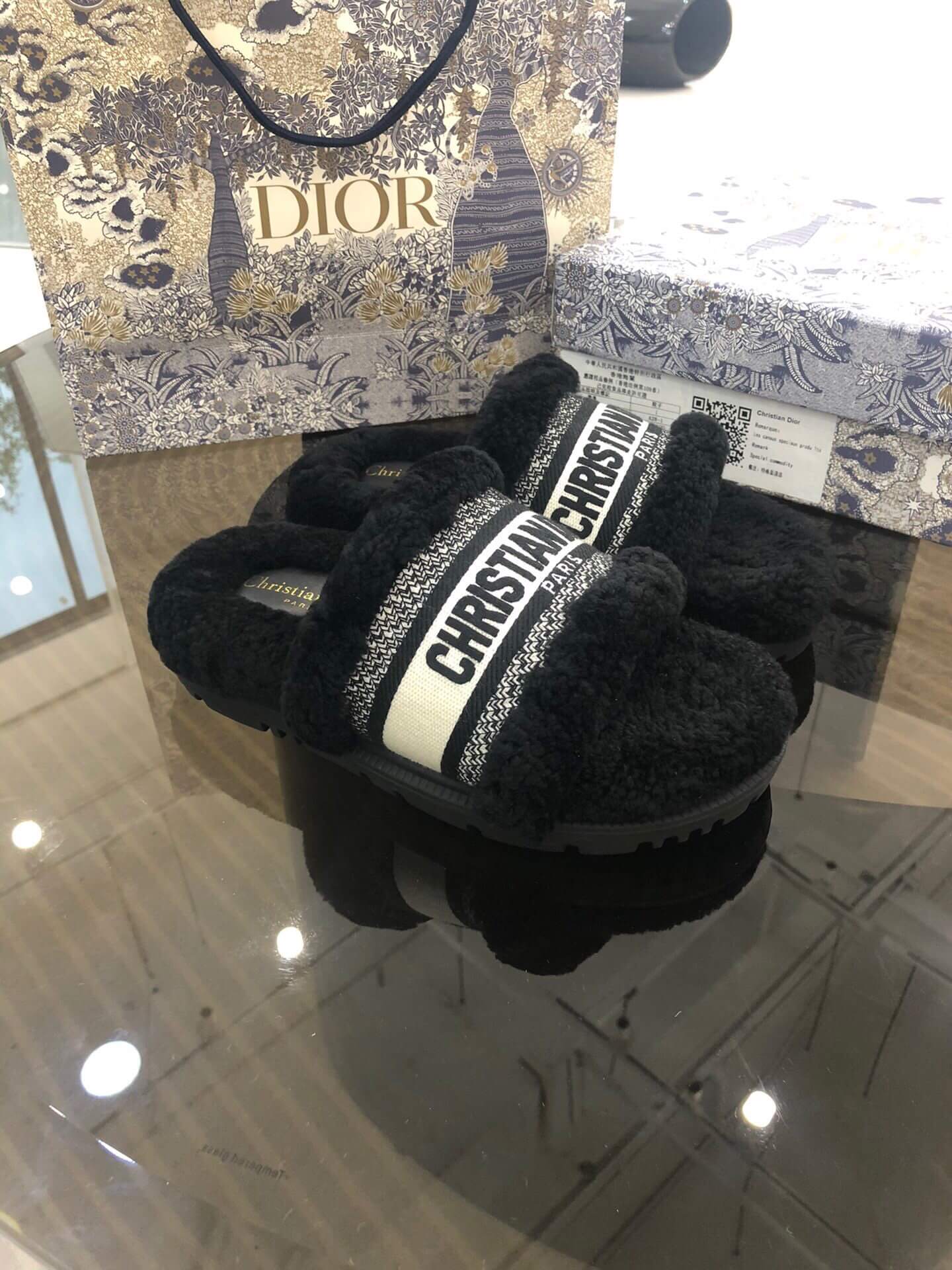 Christian Dior Dway Schwarze Shearling Pelz Logo Chunky Slides