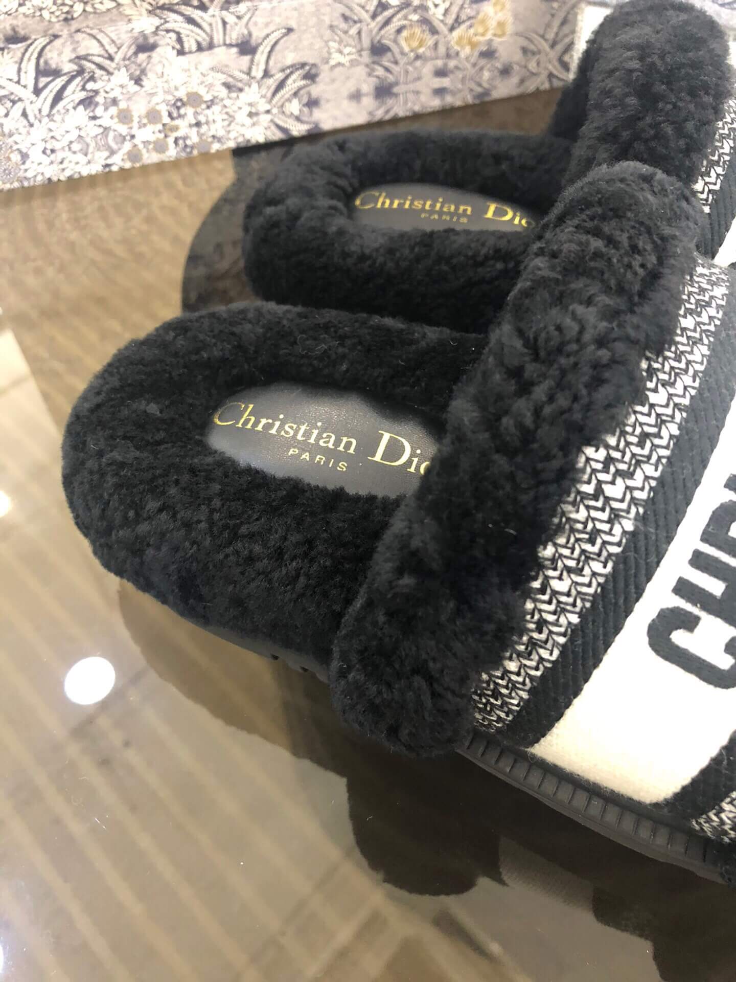Christian Dior Dway Schwarze Shearling Pelz Logo Chunky Slides