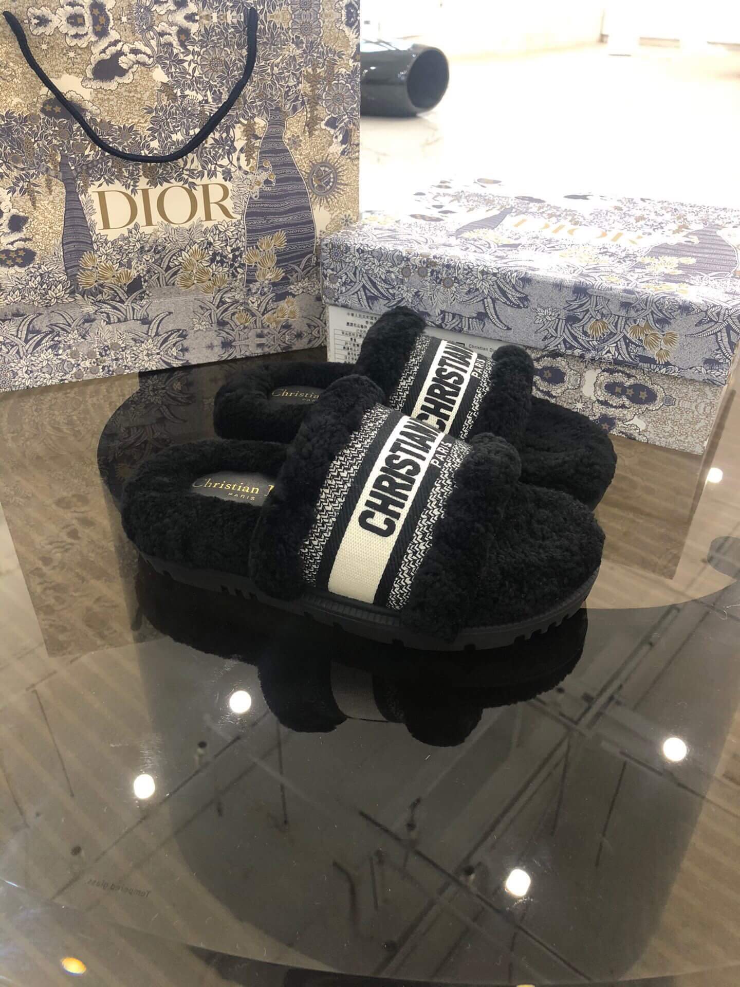 Christian Dior Dway Schwarze Shearling Pelz Logo Chunky Slides