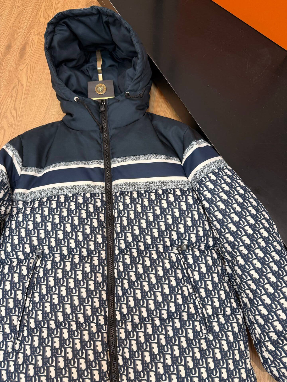 Dior Oblique Reversible Cropped Hooded Puffer Jacket – Blue &amp; Ecru