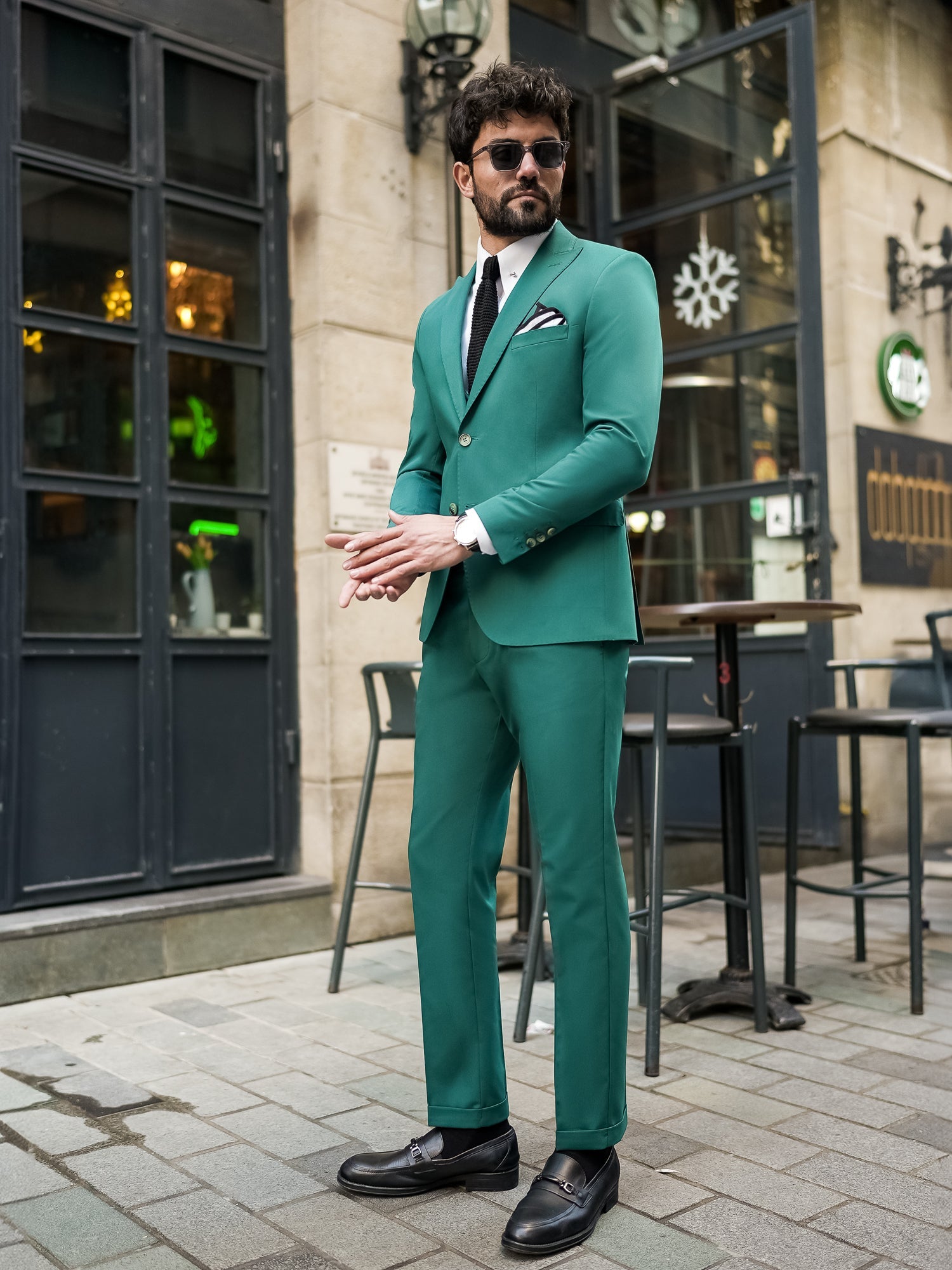 Men's Green Modern-Fit Peak Lapel 3-Piece Suit. – HolloMen