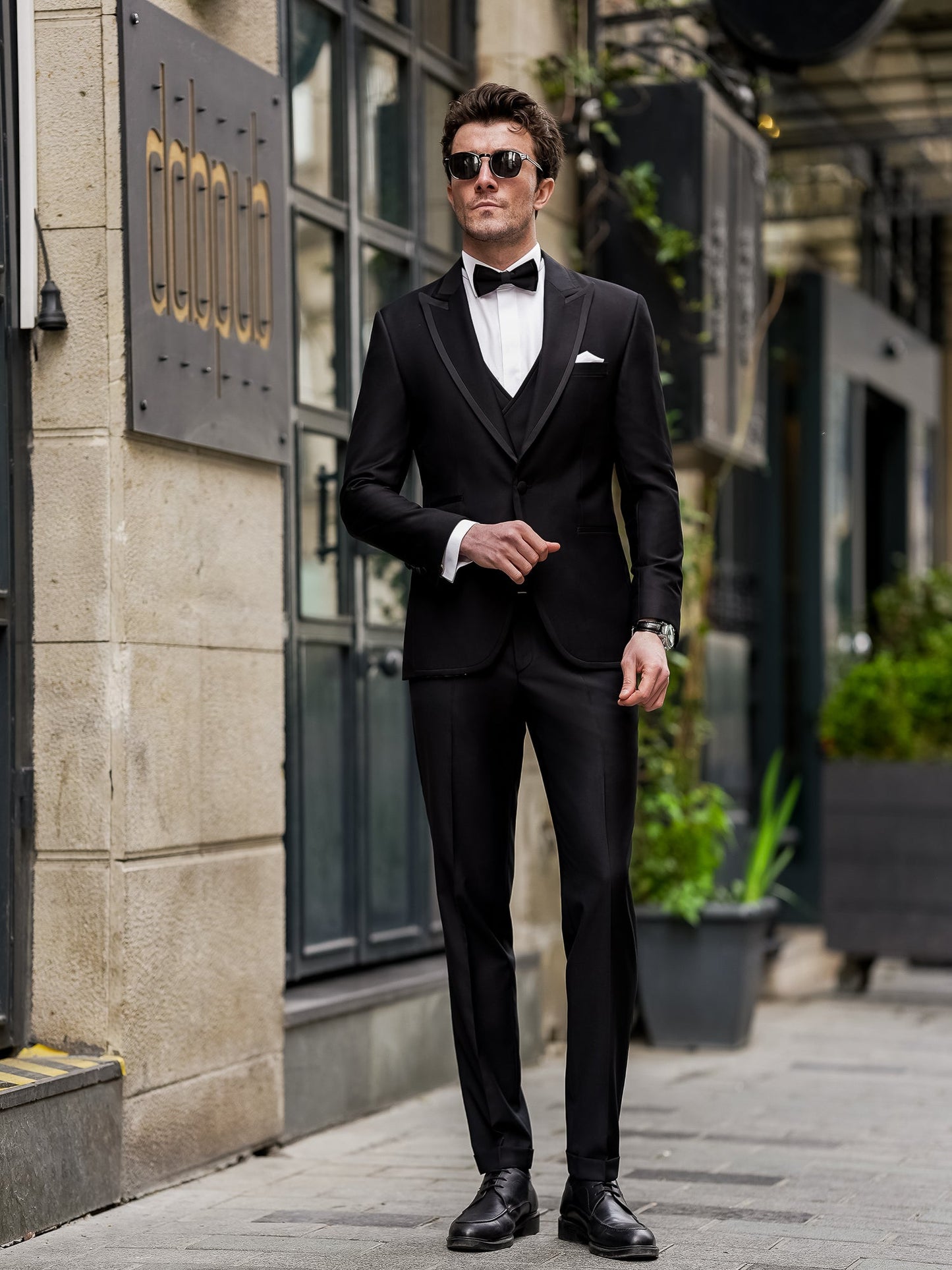Men's Slim-Fit Peak Lapel 3-Piece Tuxedo.