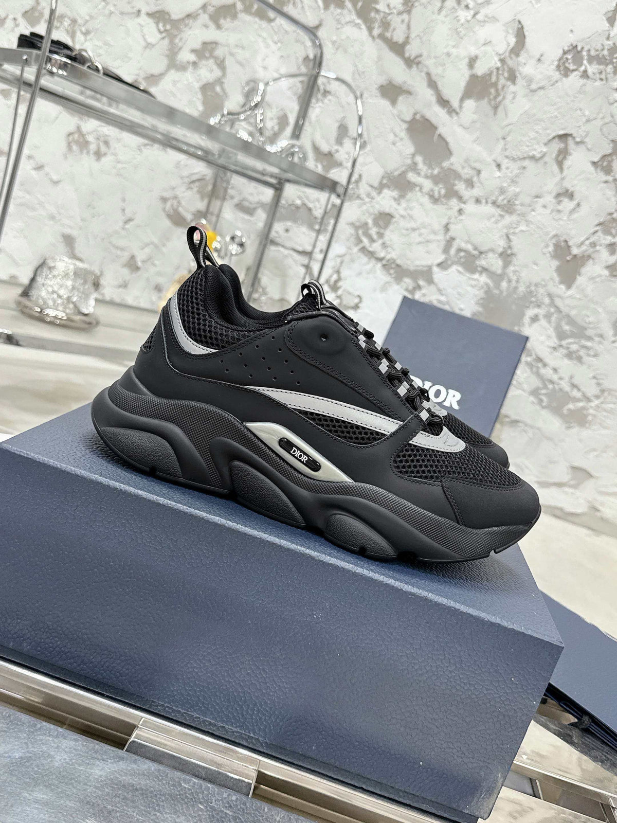 Dior B22 Light Blackout Corc Sneaker – HolloMen display picture 1