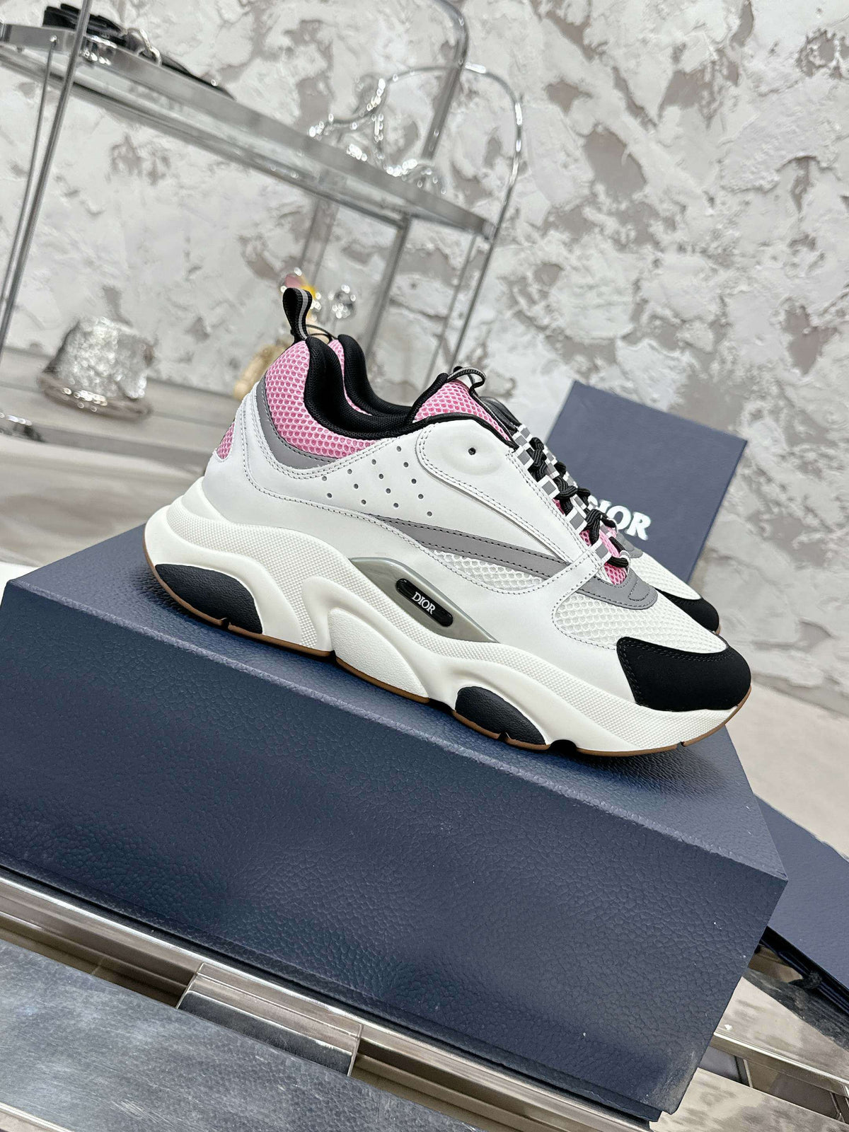 Dior B22 Pink Mesh Runner Corc Sneakers – HolloMen display picture 1