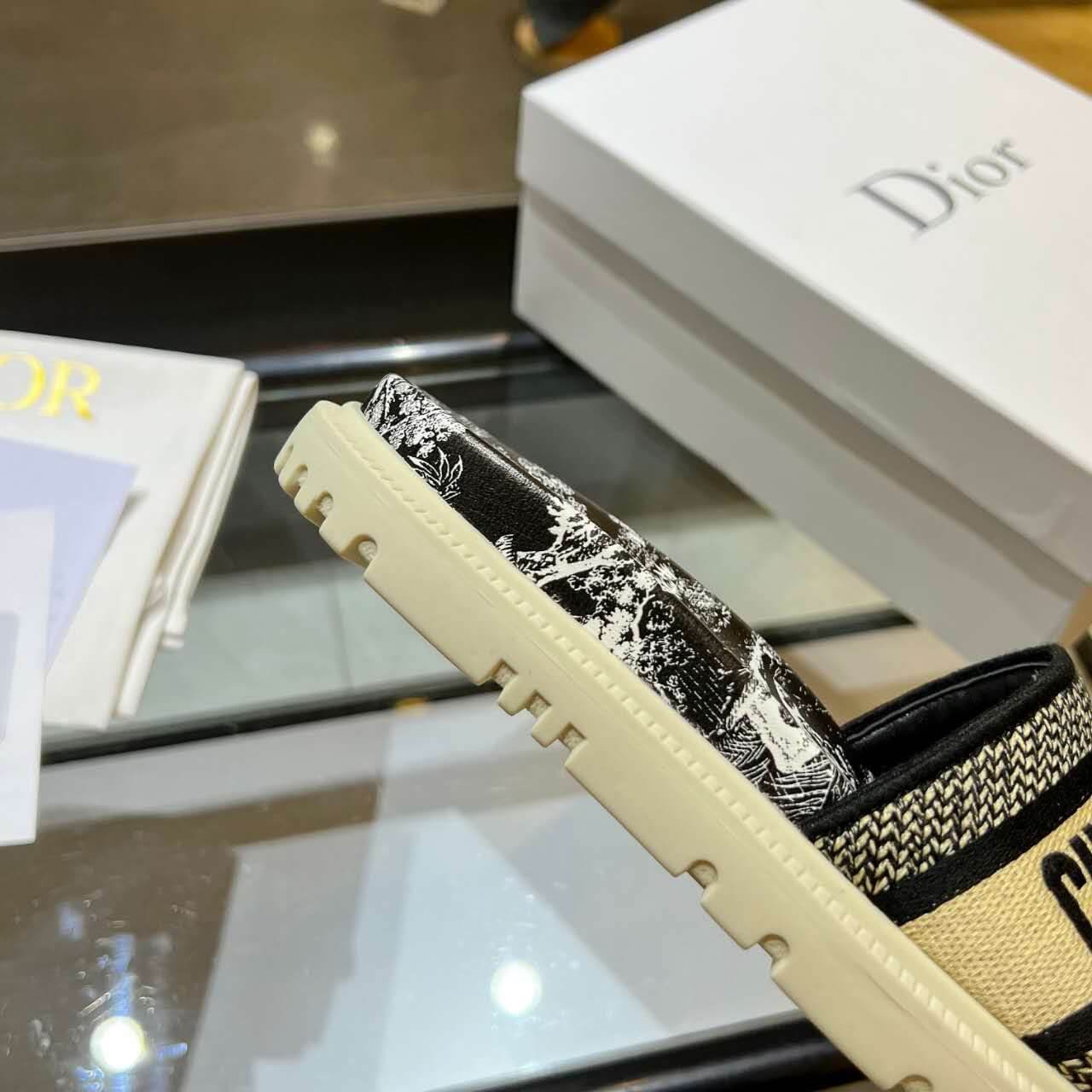 Dior D-Way Black and Beige with Gold-Tone Embroidered Strap Slide