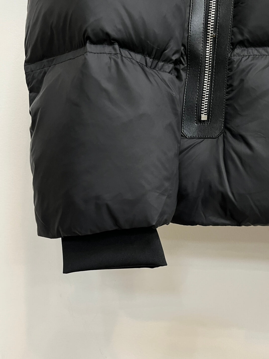 Ermenegildo Zegna Puffer Men's Down Jacket- Black