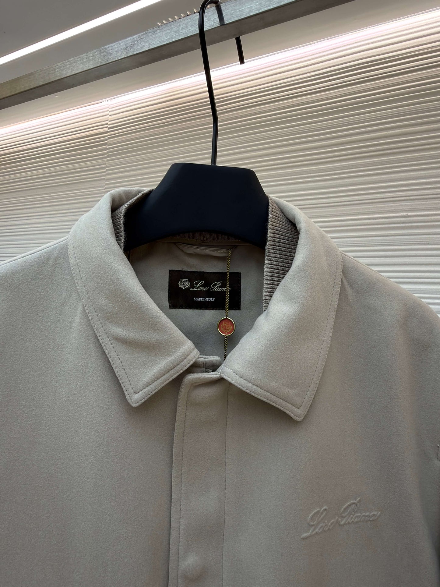 Chaqueta de cachemira con cuello alto y bolsillo de Loro Piana - Beige claro