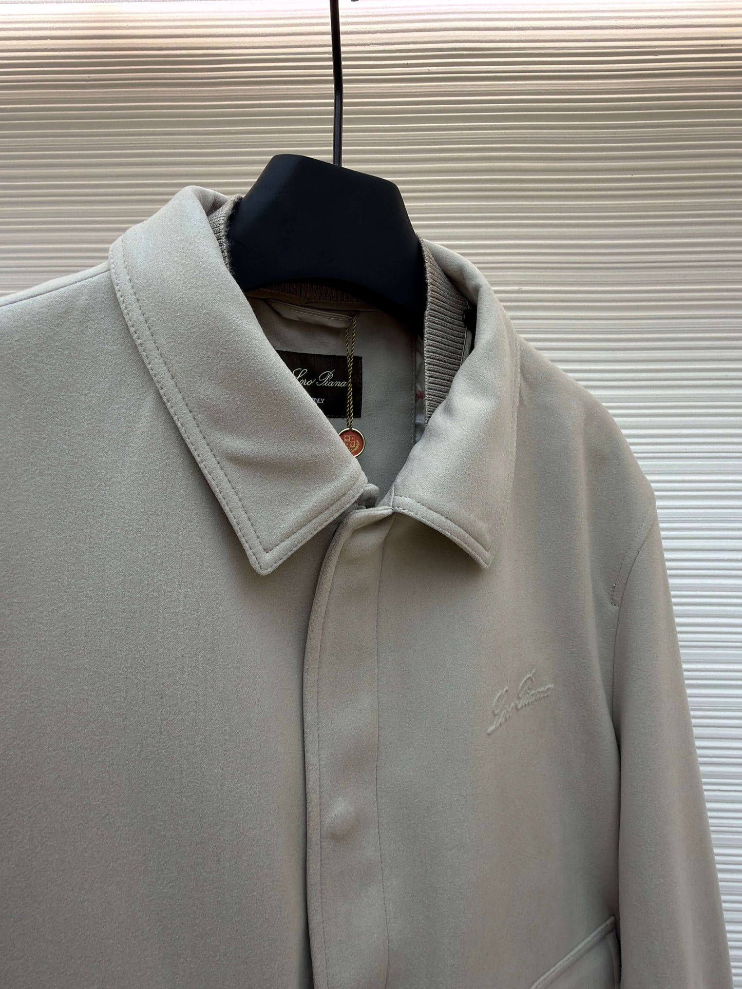 Chaqueta de cachemira con cuello alto y bolsillo de Loro Piana - Beige claro
