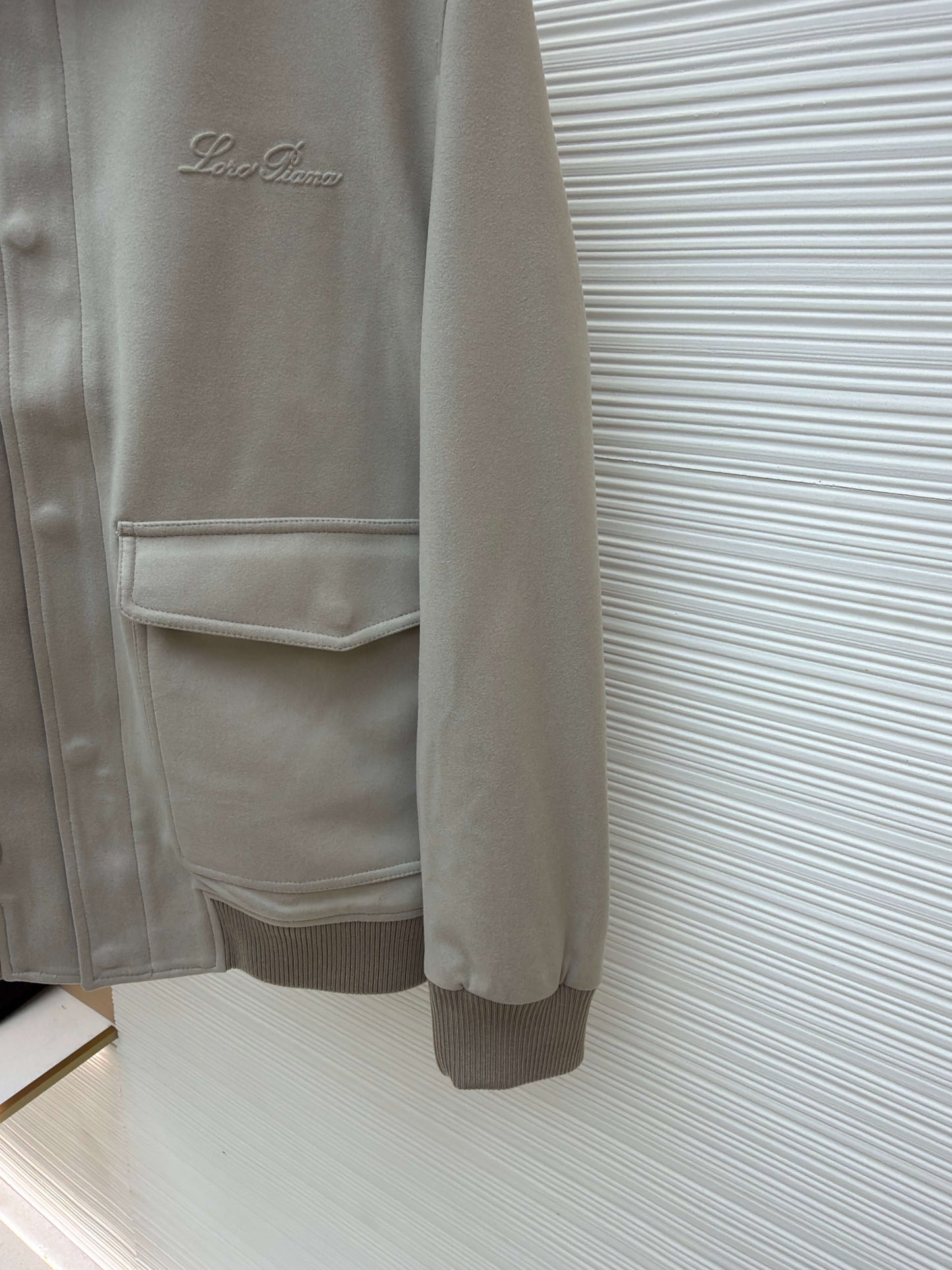 Chaqueta de cachemira con cuello alto y bolsillo de Loro Piana - Beige claro