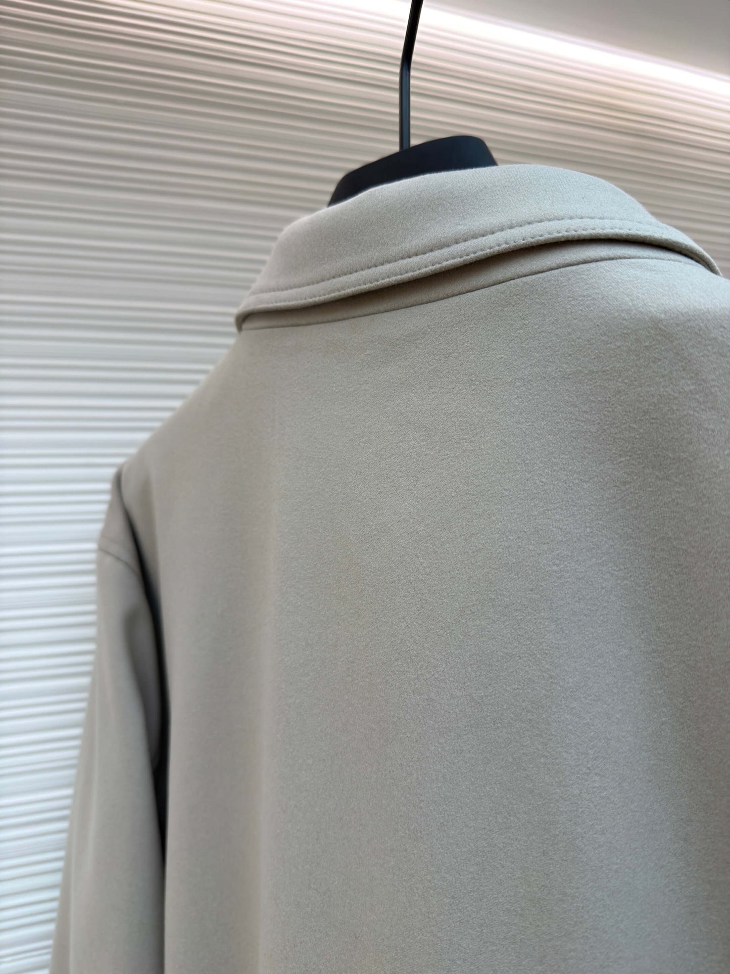 Chaqueta de cachemira con cuello alto y bolsillo de Loro Piana - Beige claro