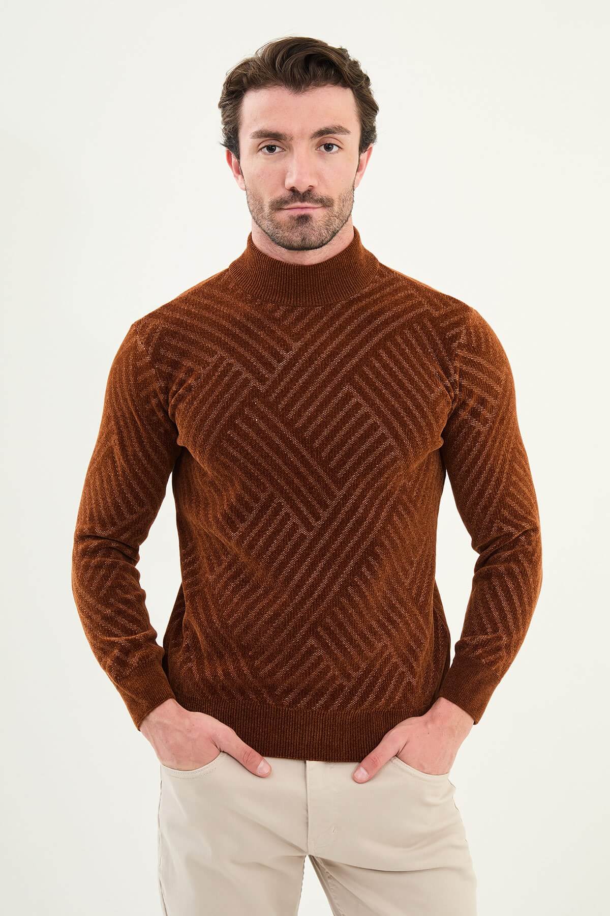 Men’s Tile Slim Fit Zippered Polo Collar Knitwear Sweater with patterned detailing, long sleeves, and lightweight Fall-Winter fabric blend.