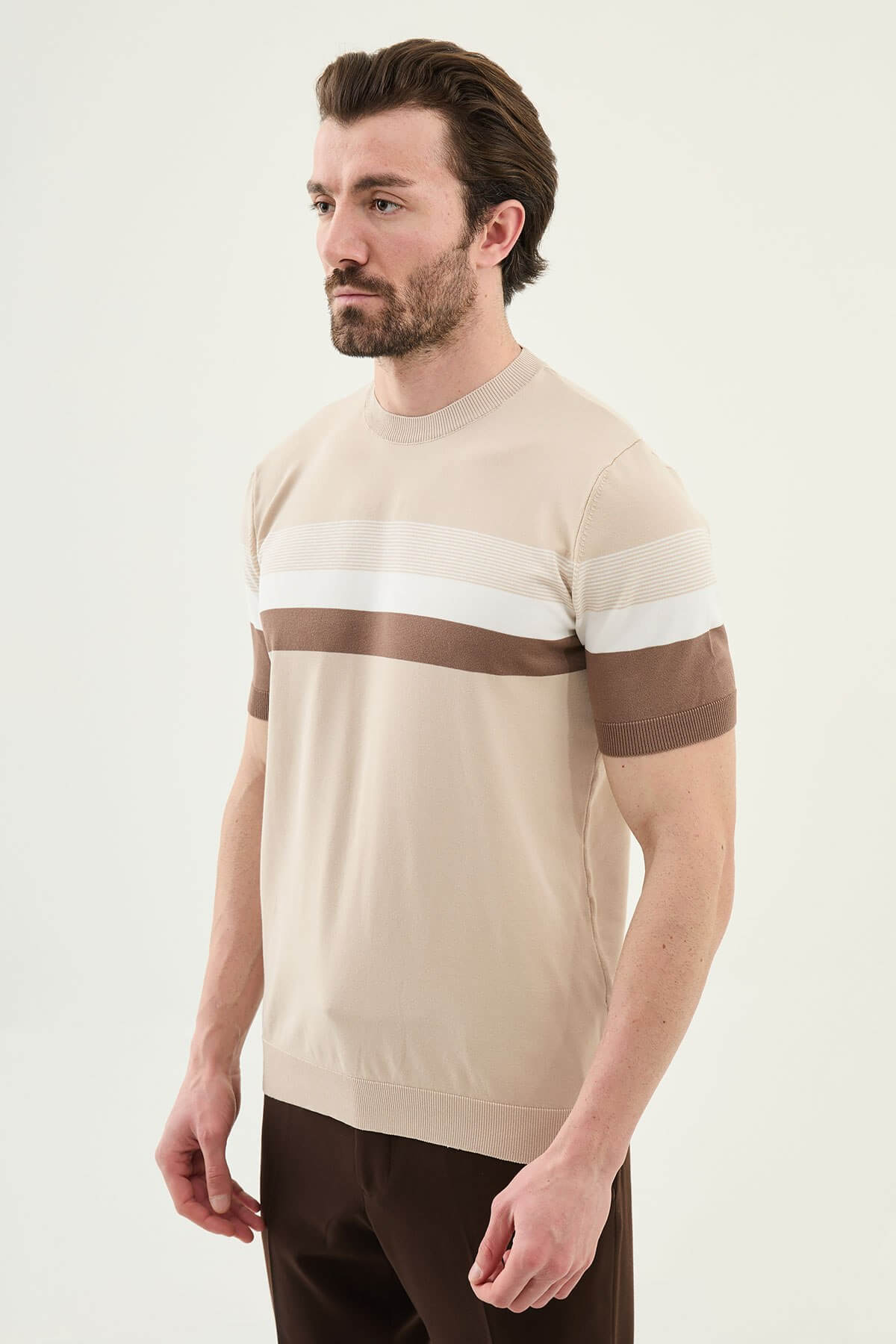Men’s beige slim fit striped knit t-shirt with white and brown horizontal stripes modern smart casual style