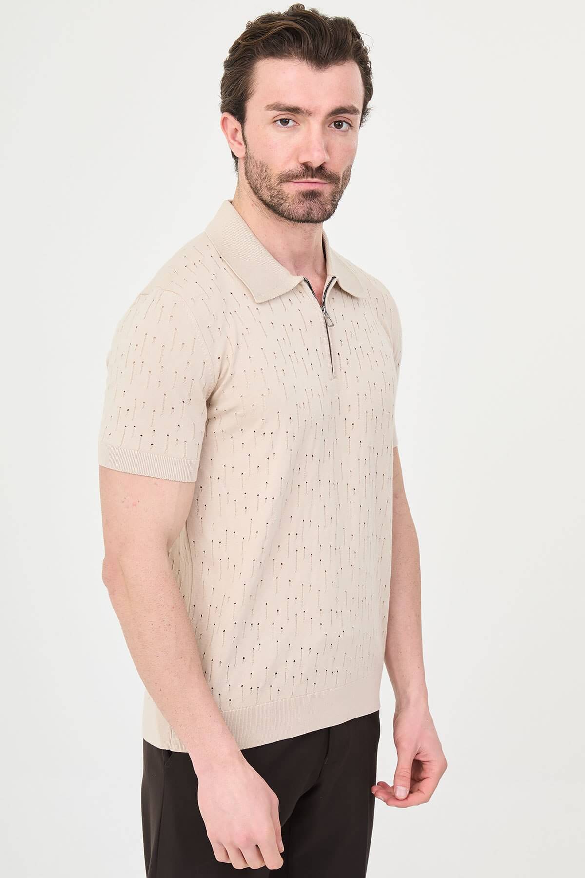 Men’s beige slim fit polo collar zippered knit t-shirt with short sleeves, breathable viscose stretch fabric, smart casual style